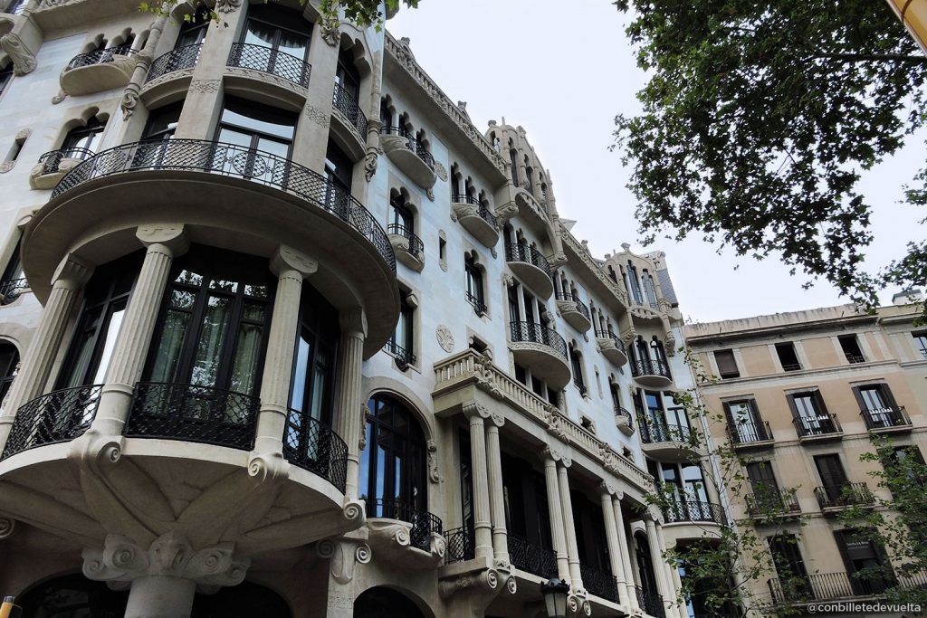 Casa Fuster: modernismo que ver en Barcelona