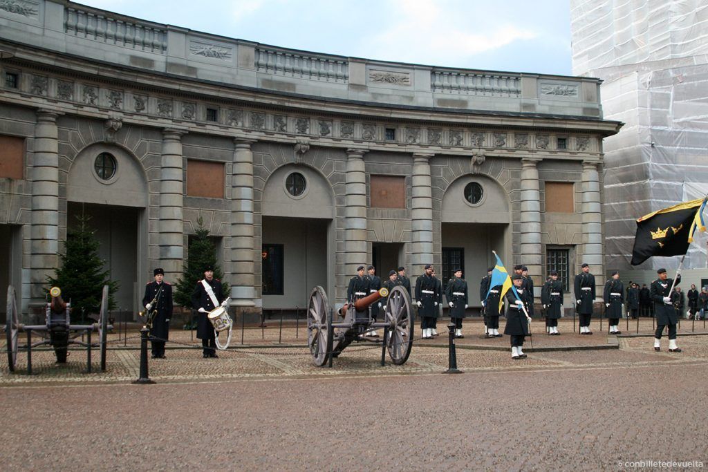 Cambio de guardia en el Palacio Real de Estocolmo