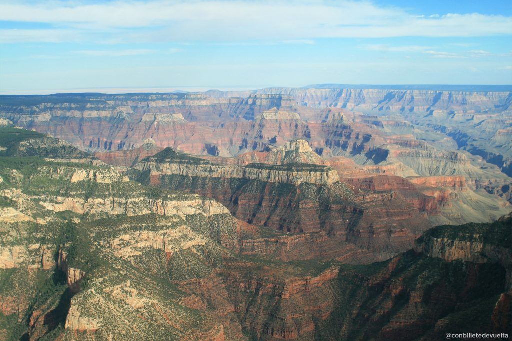 El Gran Cañón del Colorado desde las alturas (helicóptero)